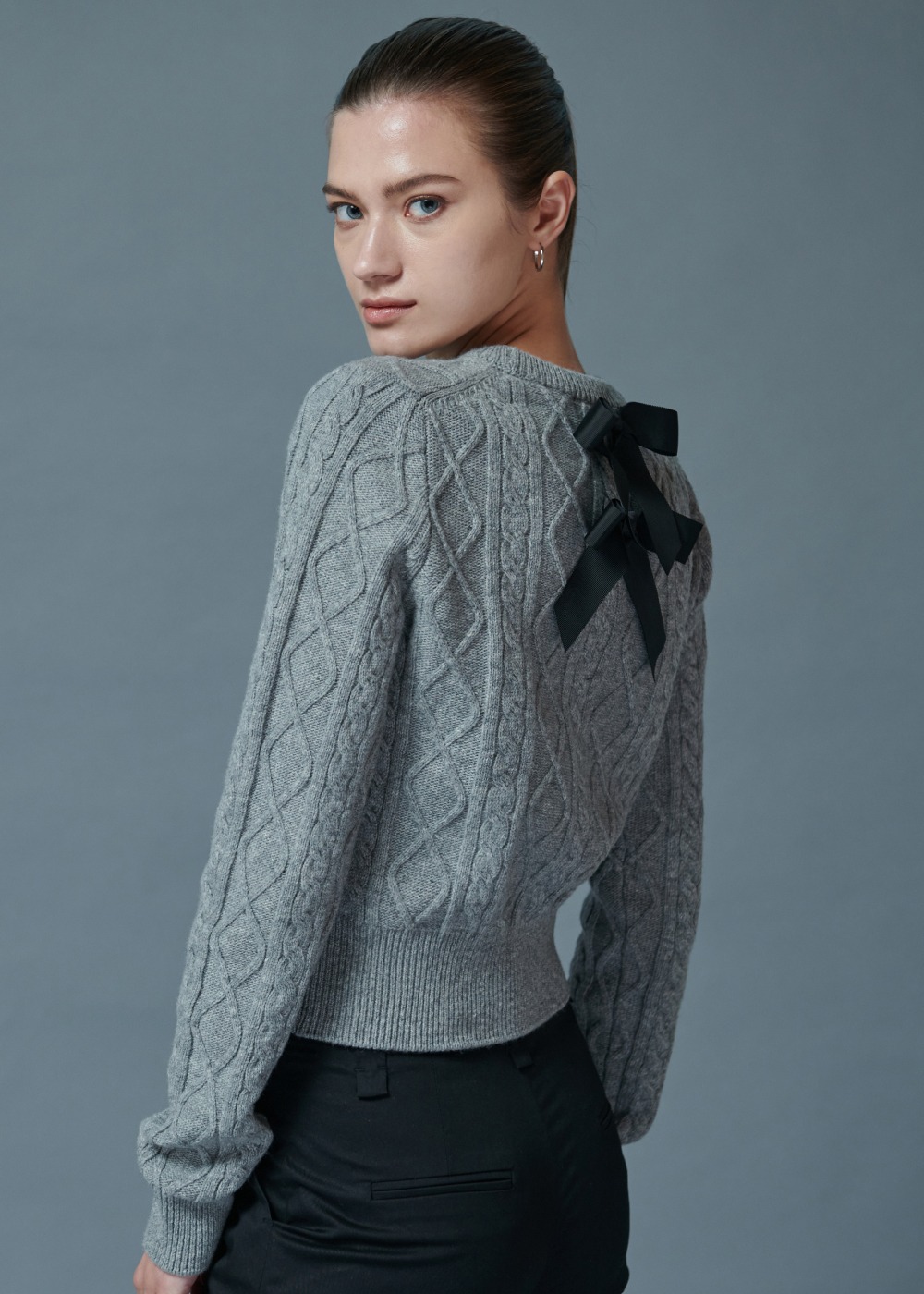 [NEW 15% 할인 ~9/20] 시나몬 리본 울 니트 스웨터 Cinnamon Ribbon Wool Knit Sweater [Grey]